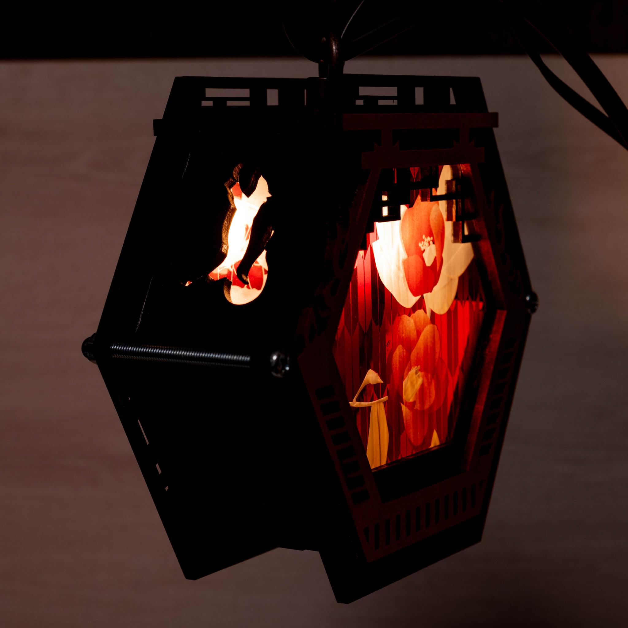 吊ランプ「九尾の狐と椿」 | 3枚目