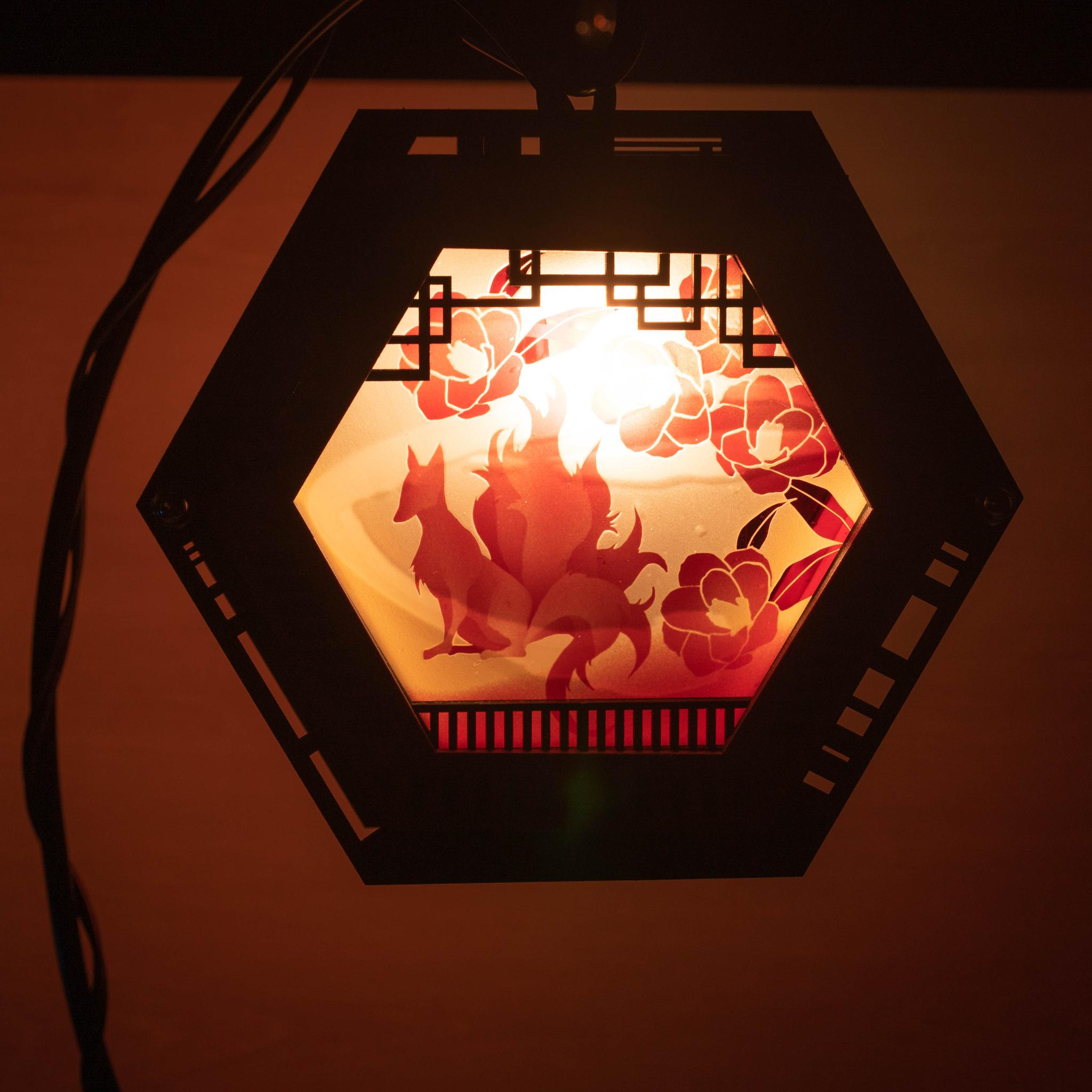 吊ランプ「九尾の狐と椿」